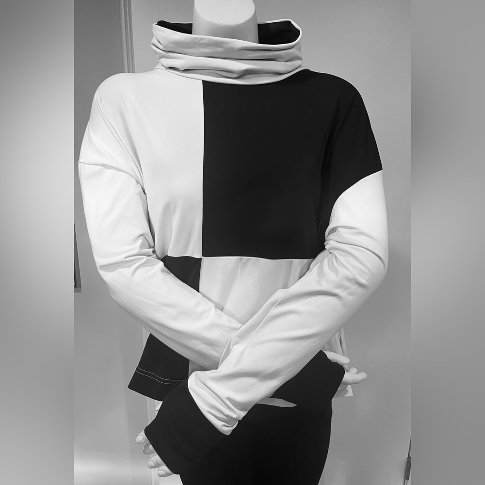 NWOT:Kinona Active Golf/Tennis Colorblock Cowl Pullover:Black/White-Small